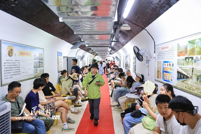 江苏南京:人防工程纳凉点向公众免费开放(图4) 江苏南京:人防工程纳凉点向公众免费开放(图4)