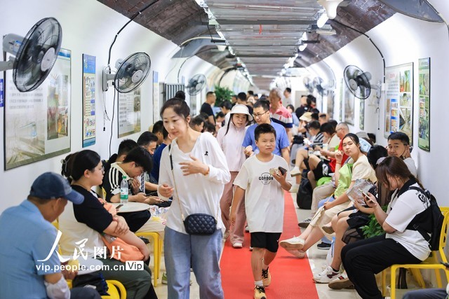 江苏南京:人防工程纳凉点向公众免费开放(图6) 江苏南京:人防工程纳凉点向公众免费开放(图6)