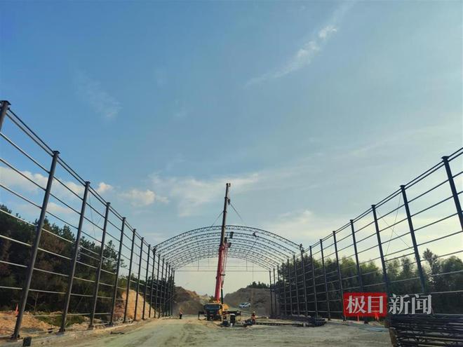 国庆施工不“打烊”中建二局建设者抢抓施工黄金期(图2) 国庆施工不“打烊”中建二局建设者抢抓施工黄金期(图2)