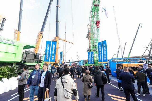 徐工集团bauma CHINA 2024惊艳亮相:展示中国工程机械的硬核实力(图11) 徐工集团bauma CHINA 2024惊艳亮相:展示中国工程机械的硬核实力(图11)