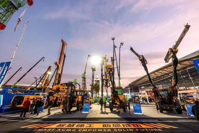 徐工集团bauma CHINA 2024惊艳亮相:展示中国工程机械的硬核实力(图12) 徐工集团bauma CHINA 2024惊艳亮相:展示中国工程机械的硬核实力(图12)