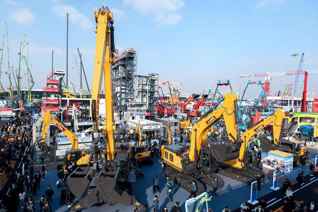 徐工集团bauma CHINA 2024惊艳亮相:展示中国工程机械的硬核实力(图6) 徐工集团bauma CHINA 2024惊艳亮相:展示中国工程机械的硬核实力(图6)