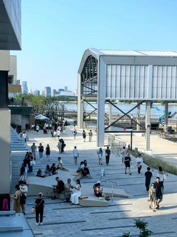 2024上海最新爆火滨水街区商业——Gate M 西岸梦中心(图14)