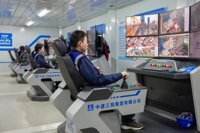 湖北省住建厅党组书记、厅长刘丰雷到中建三局调研智能建造工作(图3) 湖北省住建厅党组书记、厅长刘丰雷到中建三局调研智能建造工作(图3)