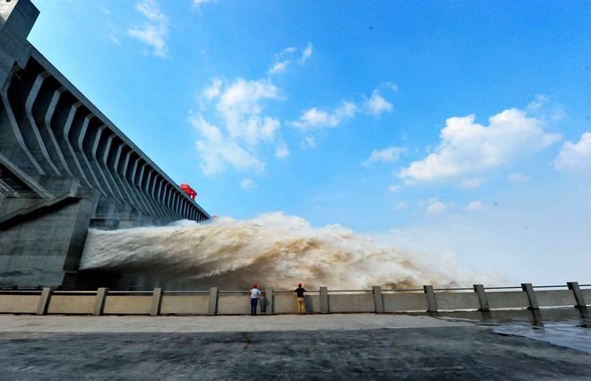 水泥寿命仅50年！国家2100亿建的三峡大坝难道很快就到年限了？(图14)