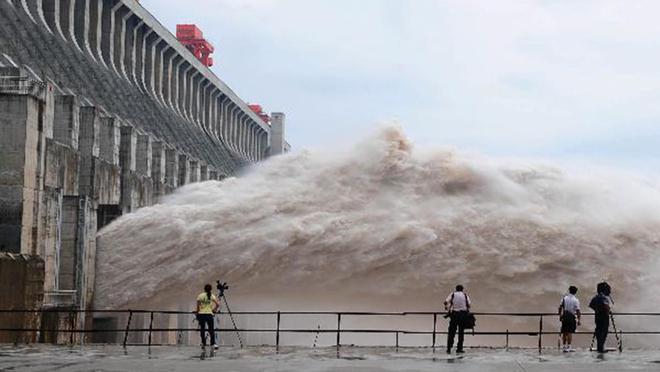 水泥寿命仅50年！国家2100亿建的三峡大坝难道很快就到年限了？(图11)