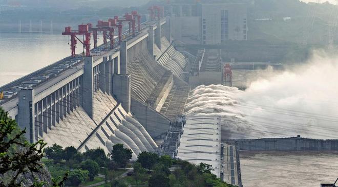 水泥寿命仅50年！国家2100亿建的三峡大坝难道很快就到年限了？(图24)