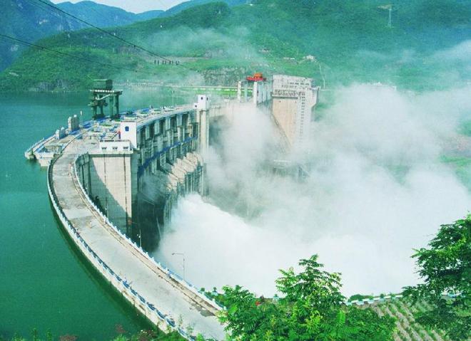 水泥寿命仅50年！国家2100亿建的三峡大坝难道很快就到年限了？(图22)