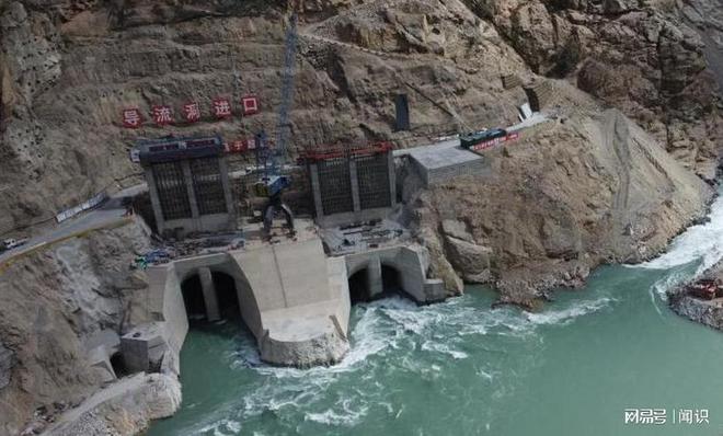 我国在建的最大水电站总投资293亿元一年可发电105亿度(图5)